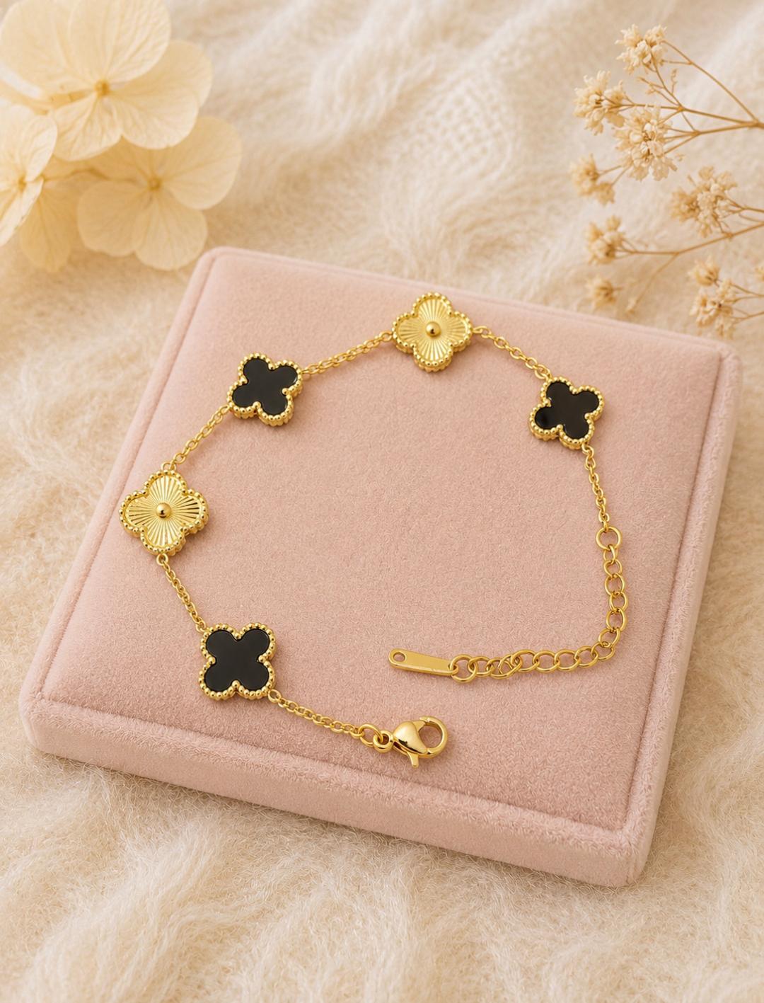 Clover Bracelet (Anti tarnish )