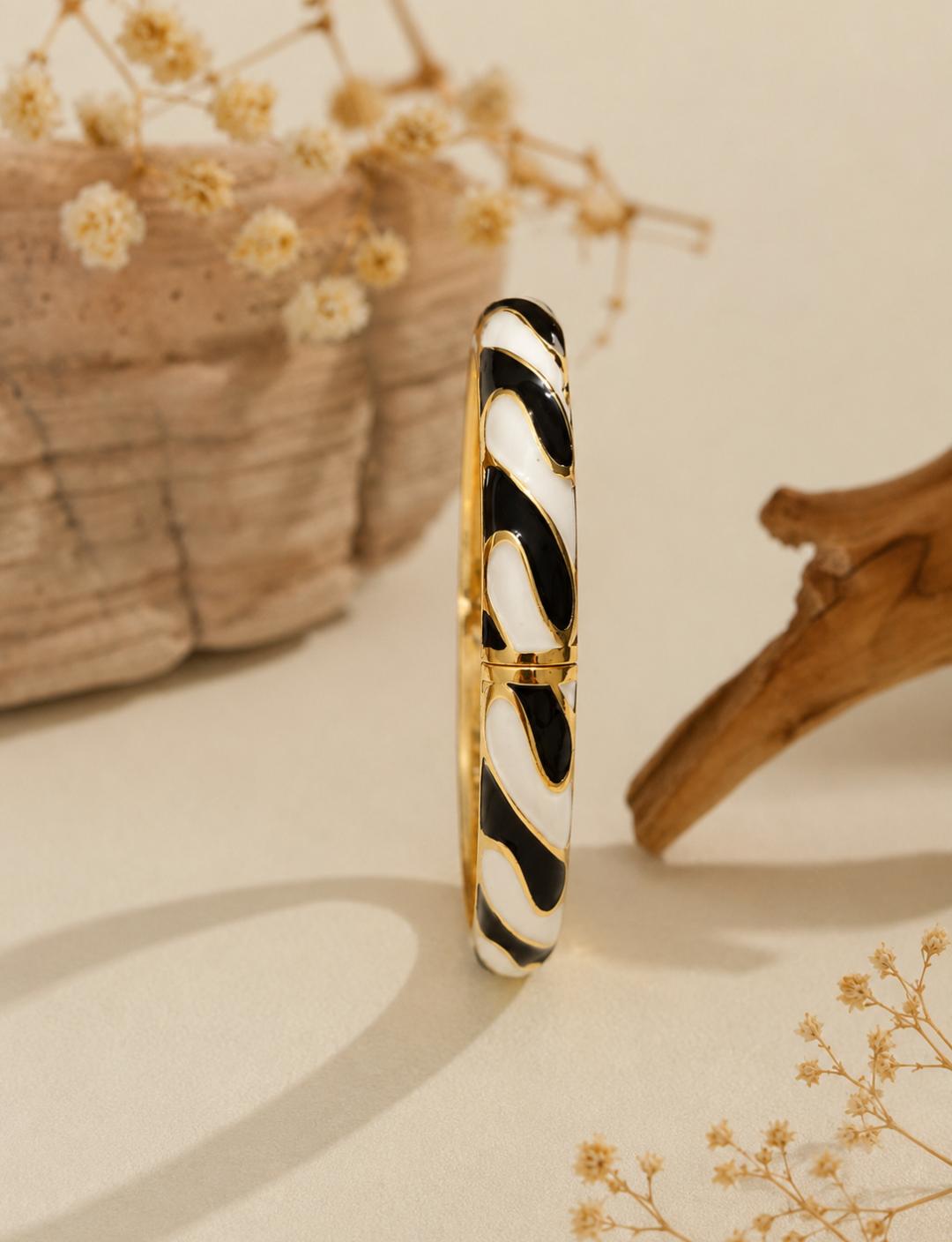 Enamel Bracelet Black White
