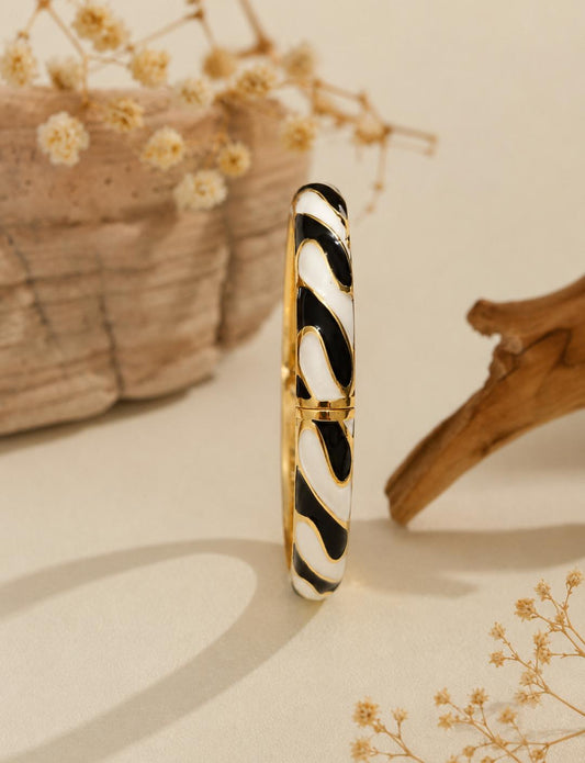 Enamel Bracelet Black White